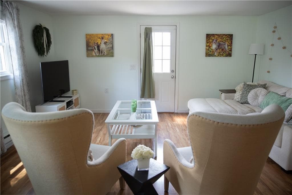 44 MAXWELL Drive - Photo 3