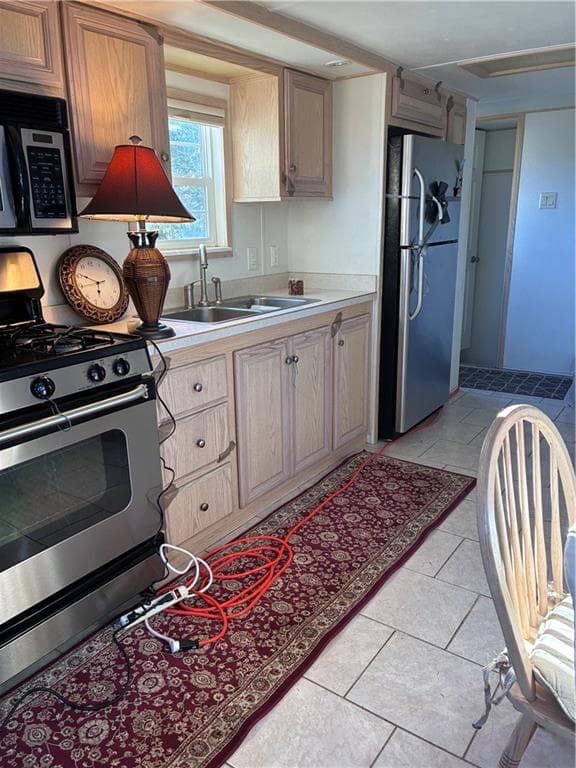 245 Manton Street - Photo 3