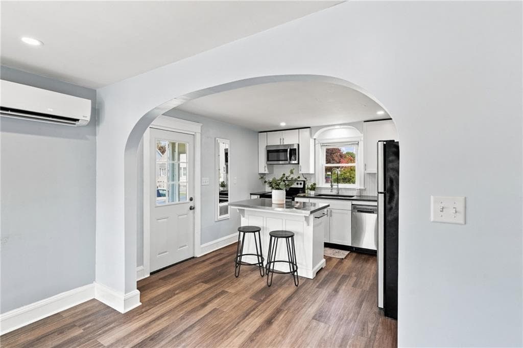 337 Wilbur Avenue - Photo 2