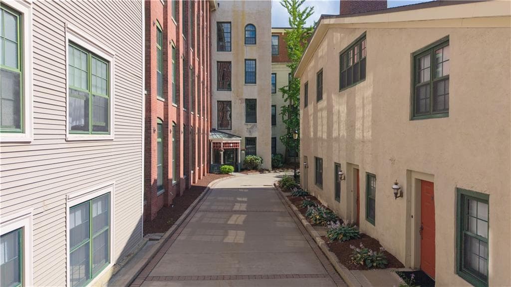 15 Higgins Street #105 - Photo 3