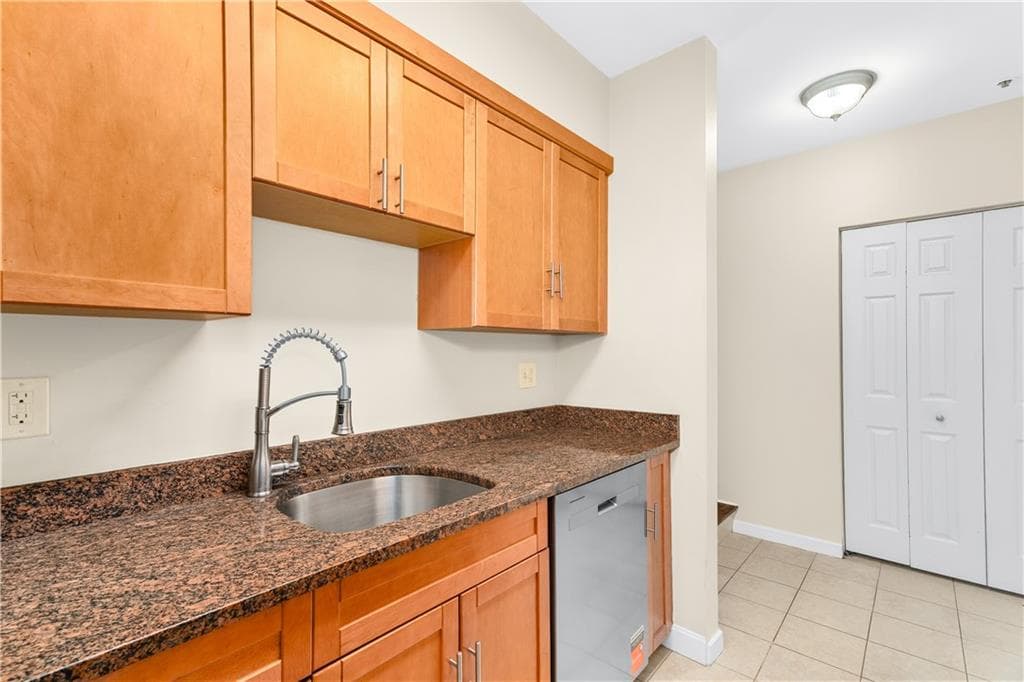 15 Higgins Street #105 - Photo 5
