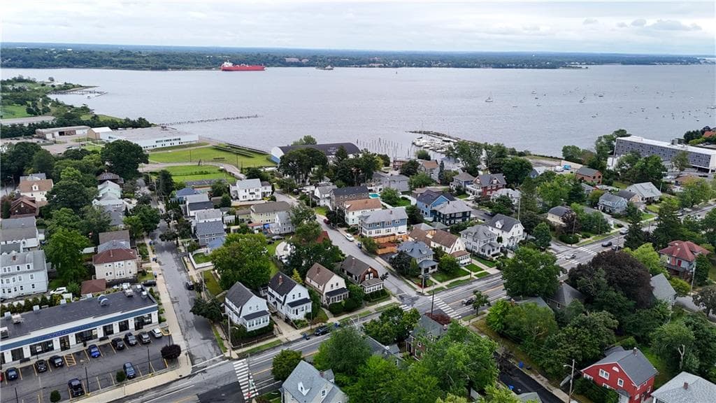 1059 Narragansett Boulevard - Photo 3
