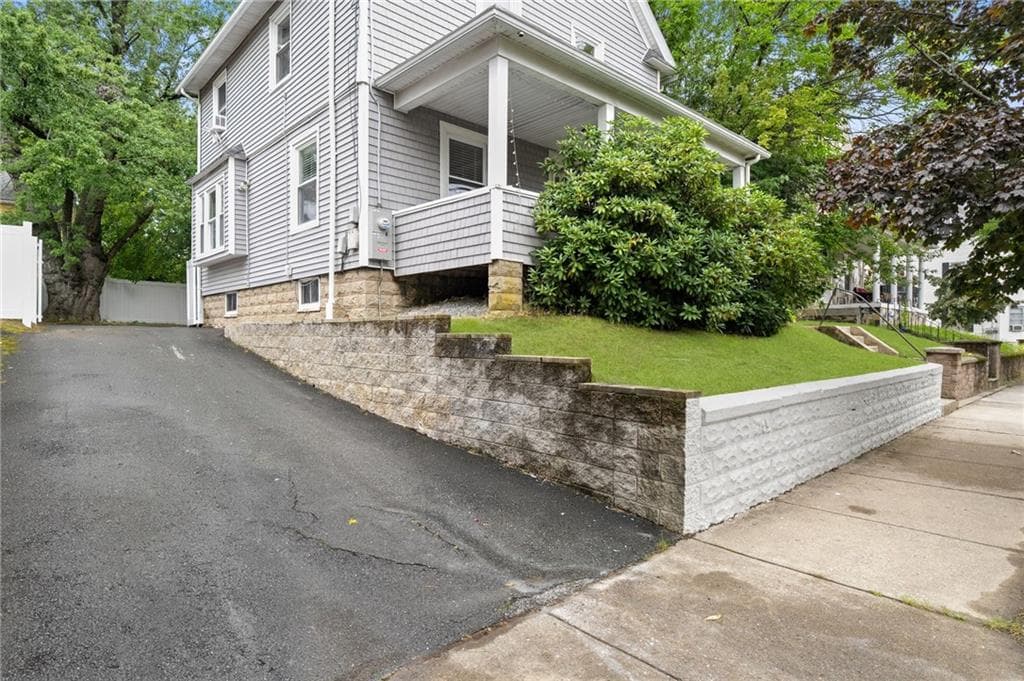 1059 Narragansett Boulevard - Photo 5