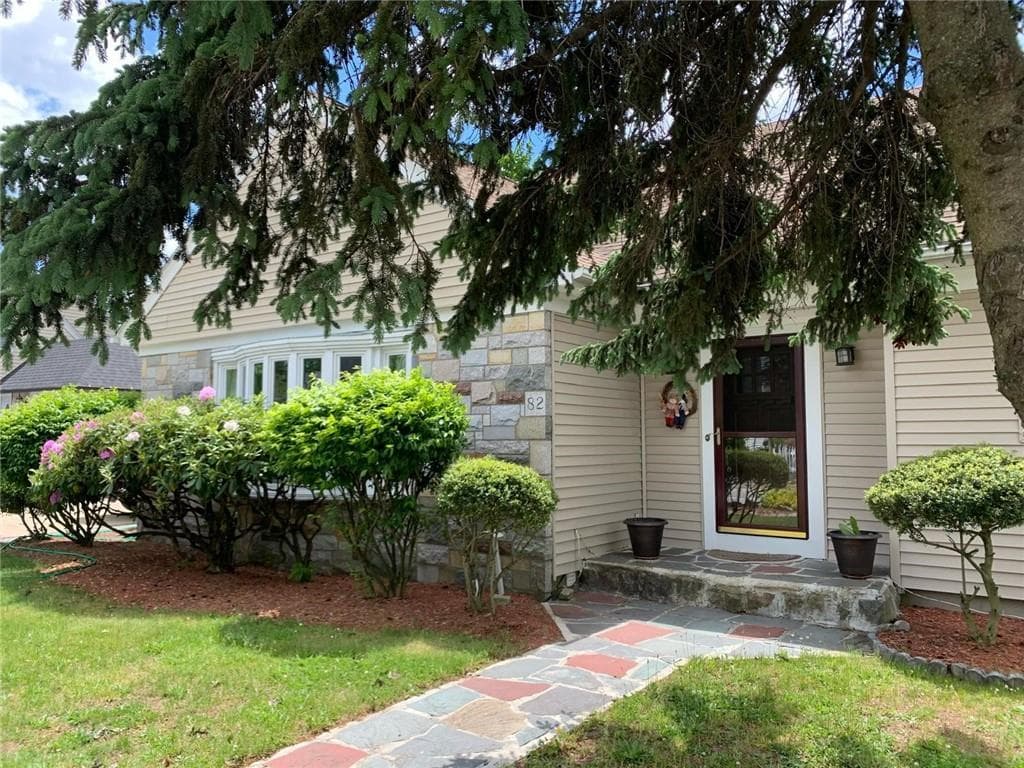 82 Killingly Street - Photo 3