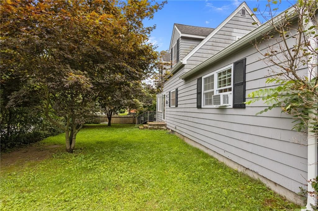 24 Fairbanks Avenue - Photo 2