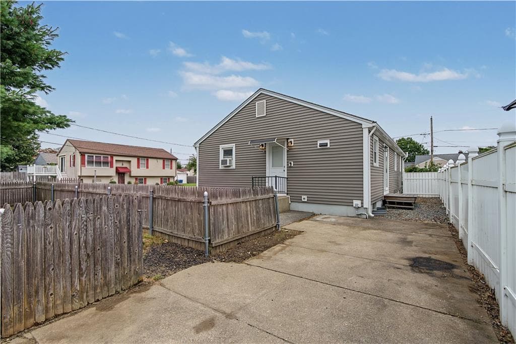 19 Poirier Street - Photo 4