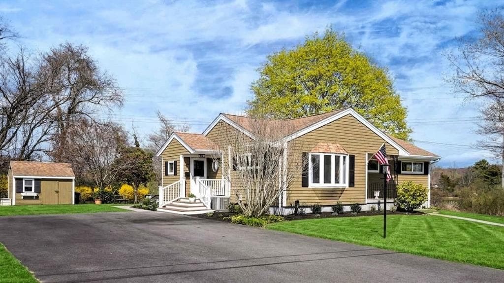 67 Montgomery Road - Photo 2