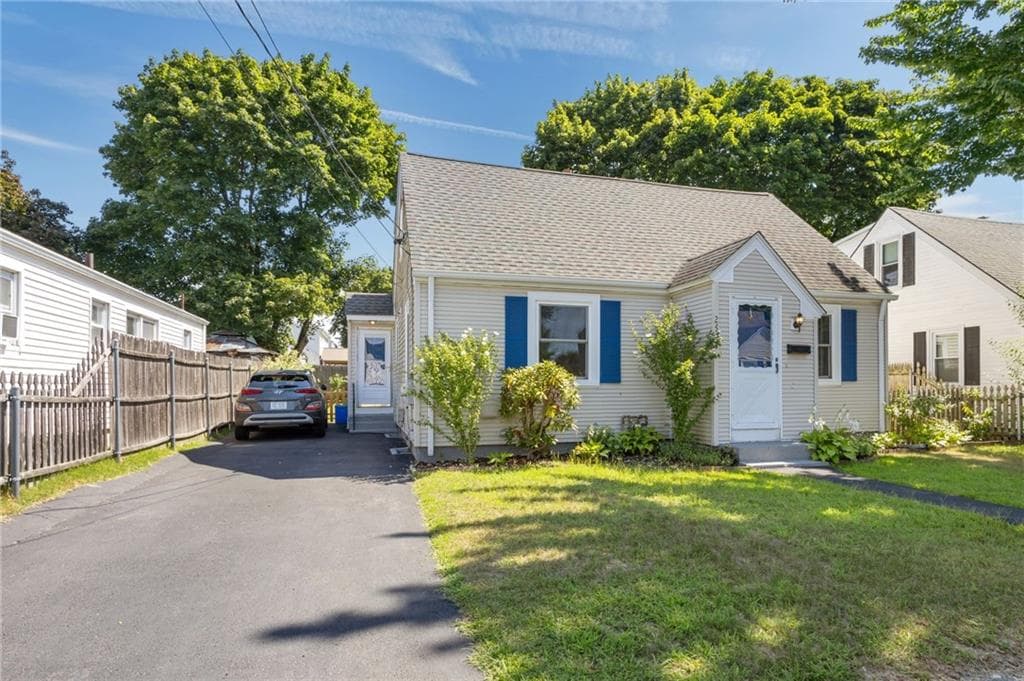 243 Rice Street - Photo 2