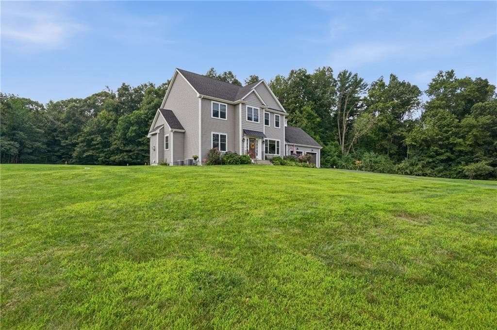 277 Yew Street - Photo 2