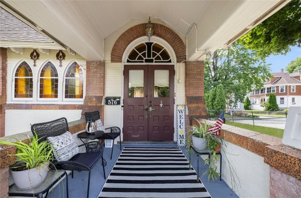 576 Fairmount Street - Photo 2