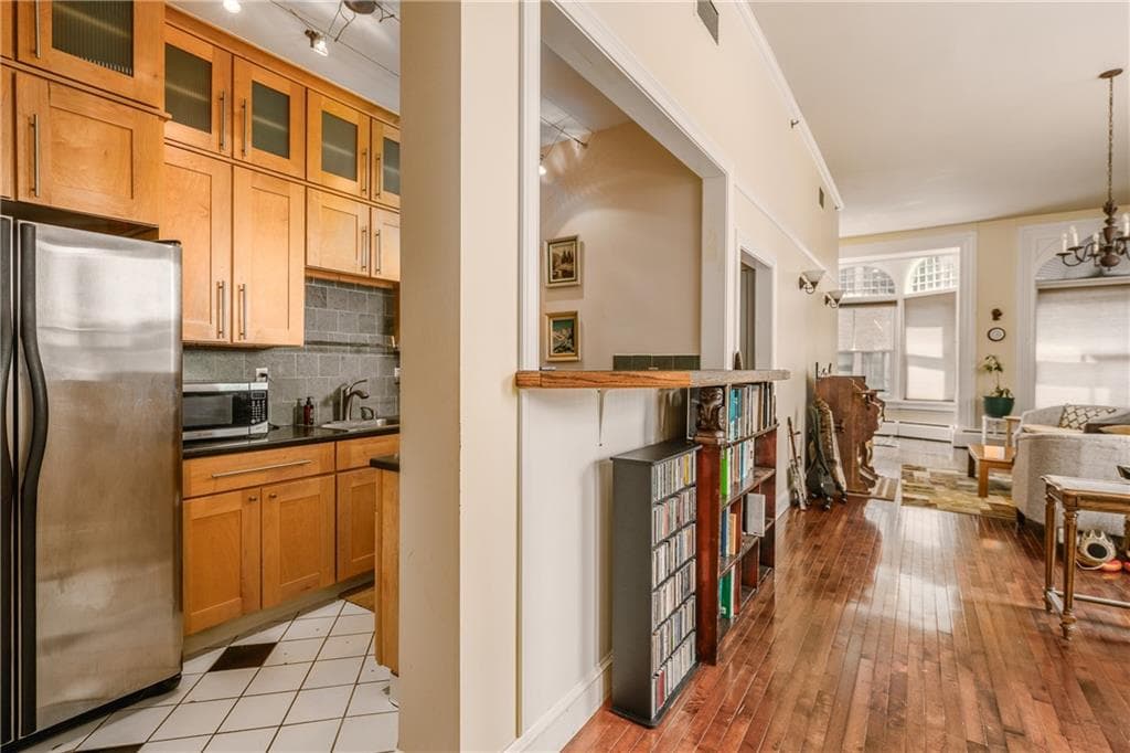 385 Westminster Street #4C - Photo 5