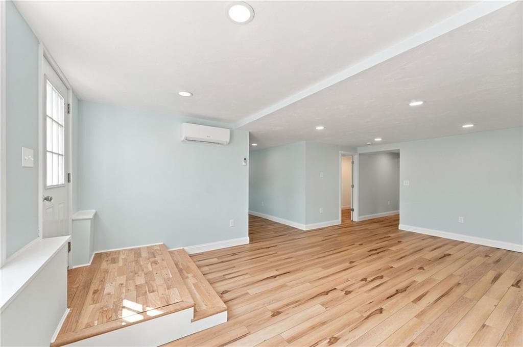 16 Grace Avenue - Photo 3