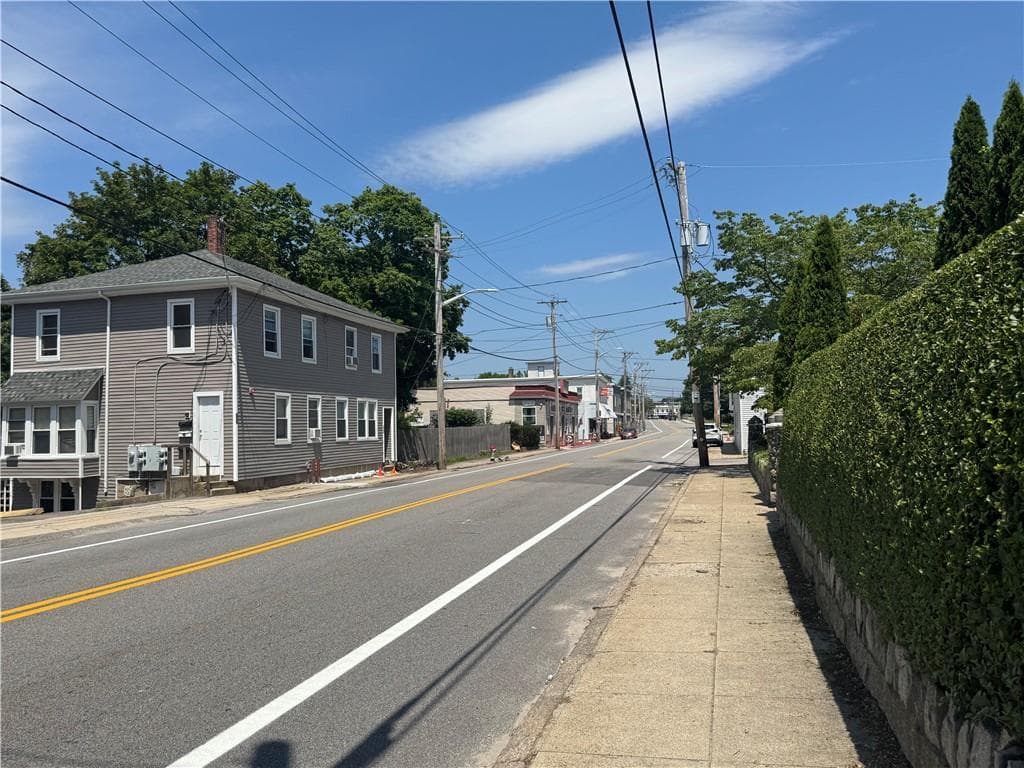 1383 Main Street - Photo 2