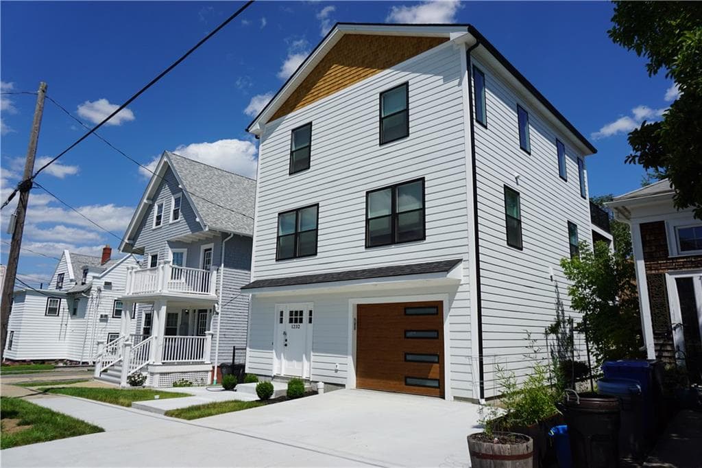 1232 Narragansett Boulevard - Photo 2