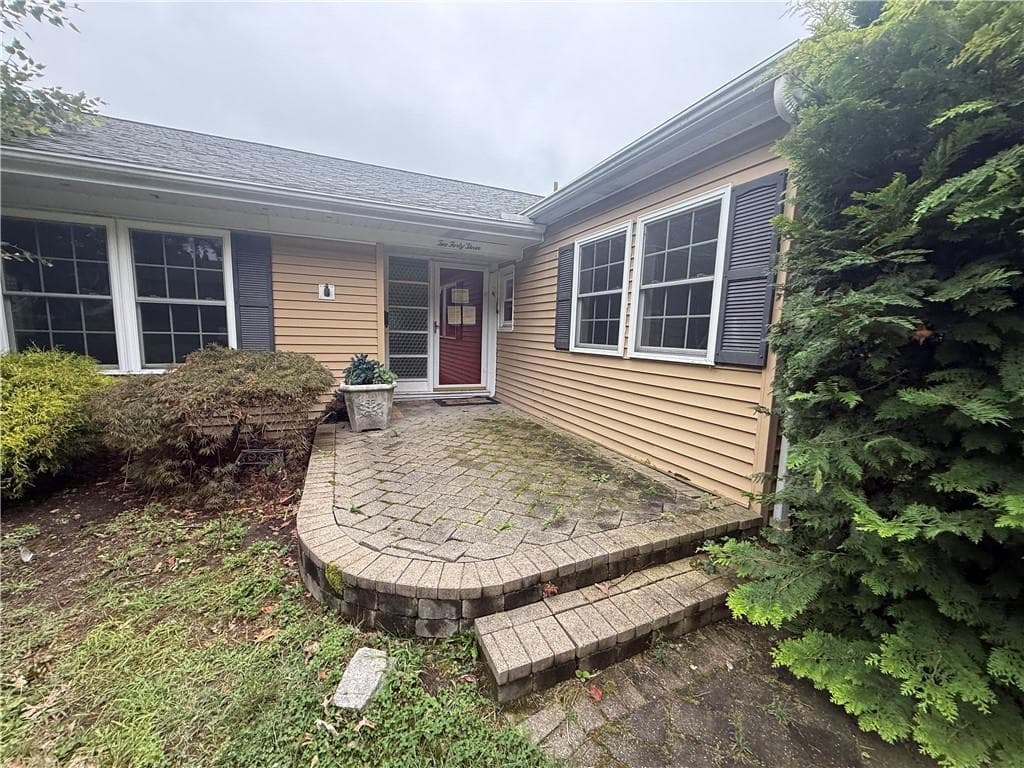 243 Deerfield Road - Photo 3