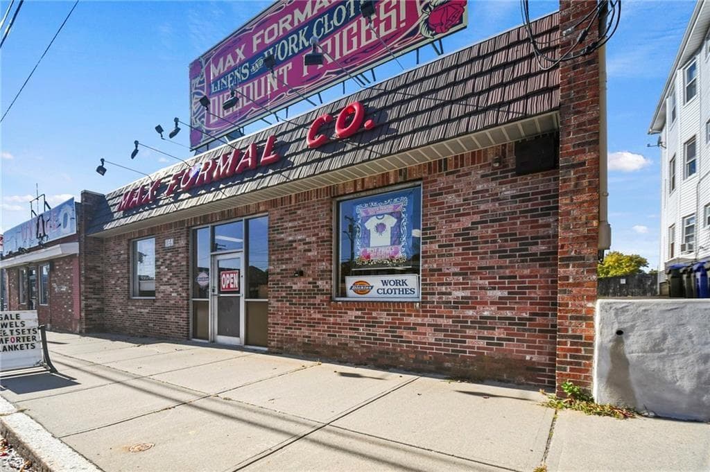1158 1172 N. Main and 81 Nashua Street - Photo 2