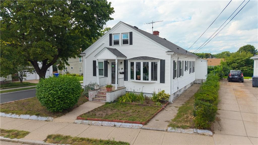 39 Bolton Avenue