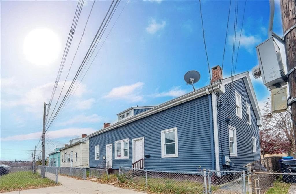 190 Manton Avenue - Photo 2