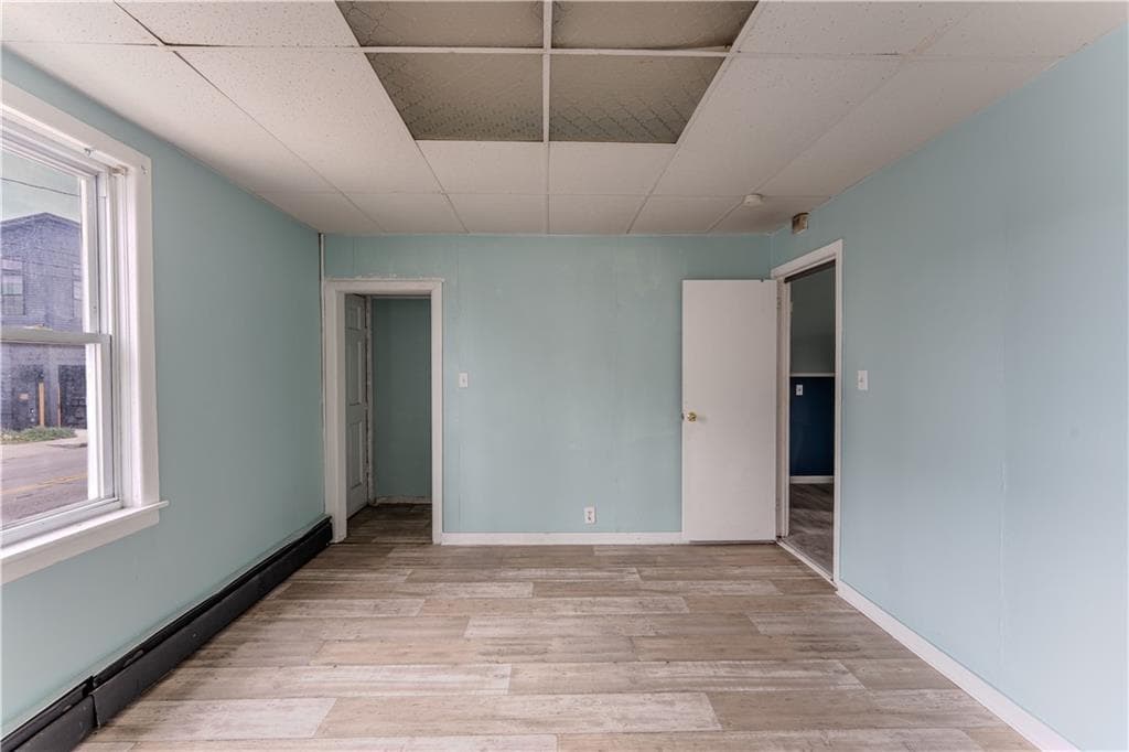 190 Manton Avenue - Photo 4