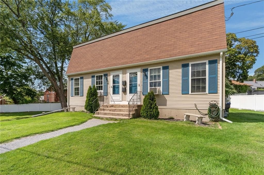 73 Harrison Street - Photo 2