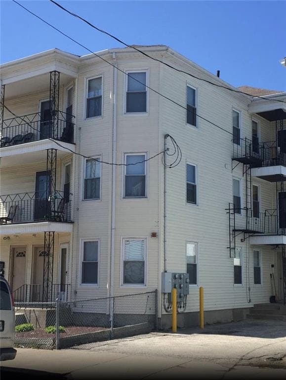 207 Cross Street - Photo 2