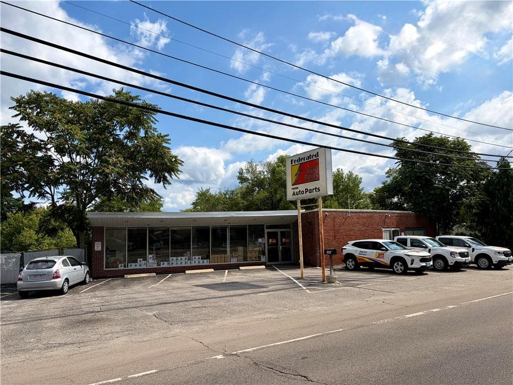 197 Putnam Pike - Photo 2