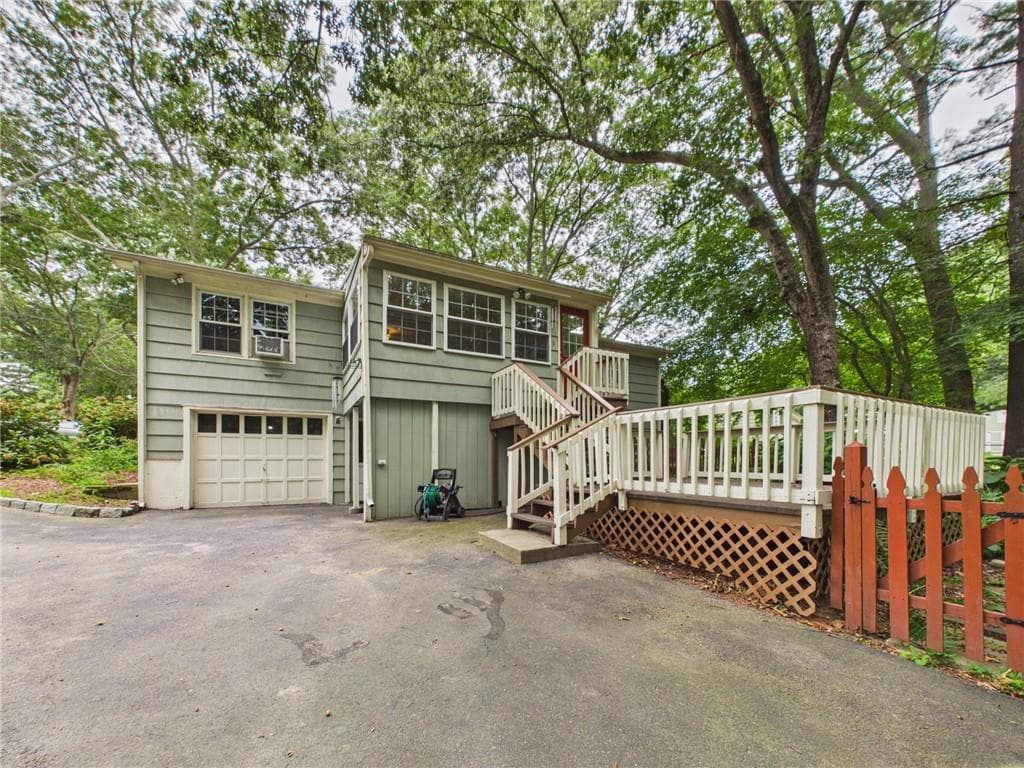 77 Surrey Lane - Photo 3