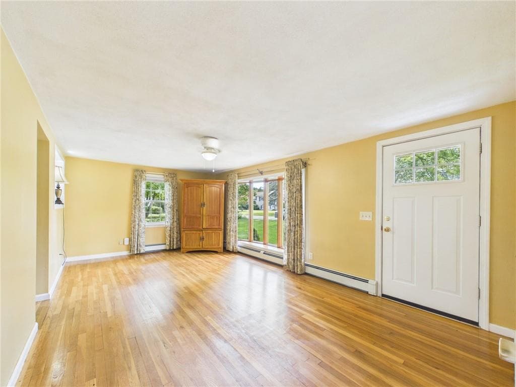 77 Surrey Lane - Photo 5