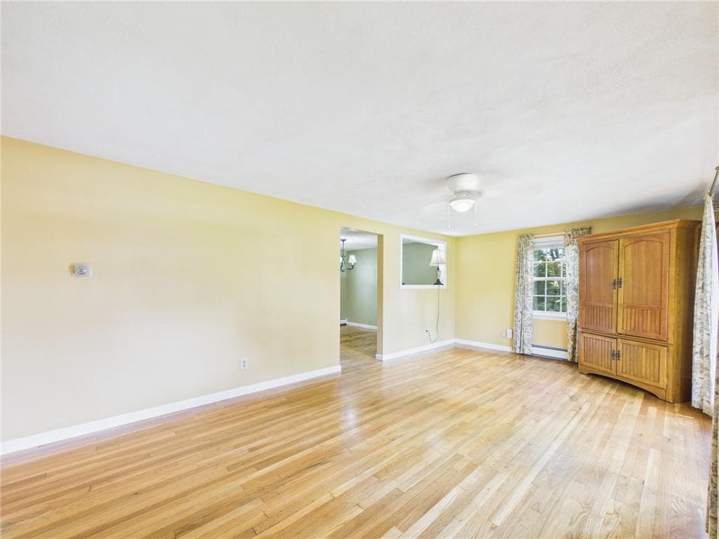 77 Surrey Lane - Photo 4