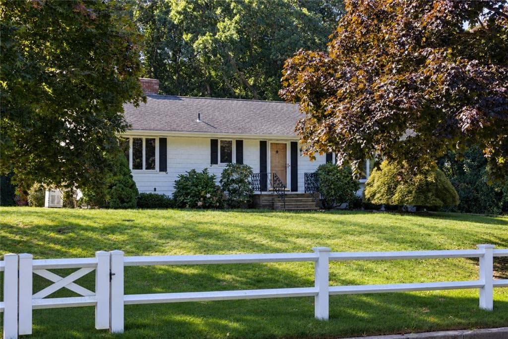 24 Sherwood Drive - Photo 2