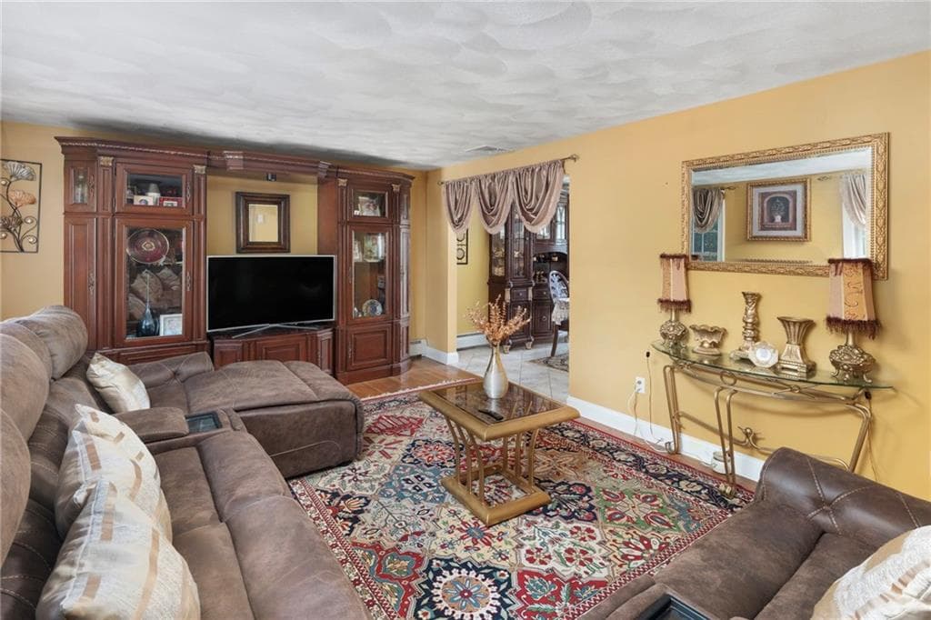 90 Rowley Street - Photo 3