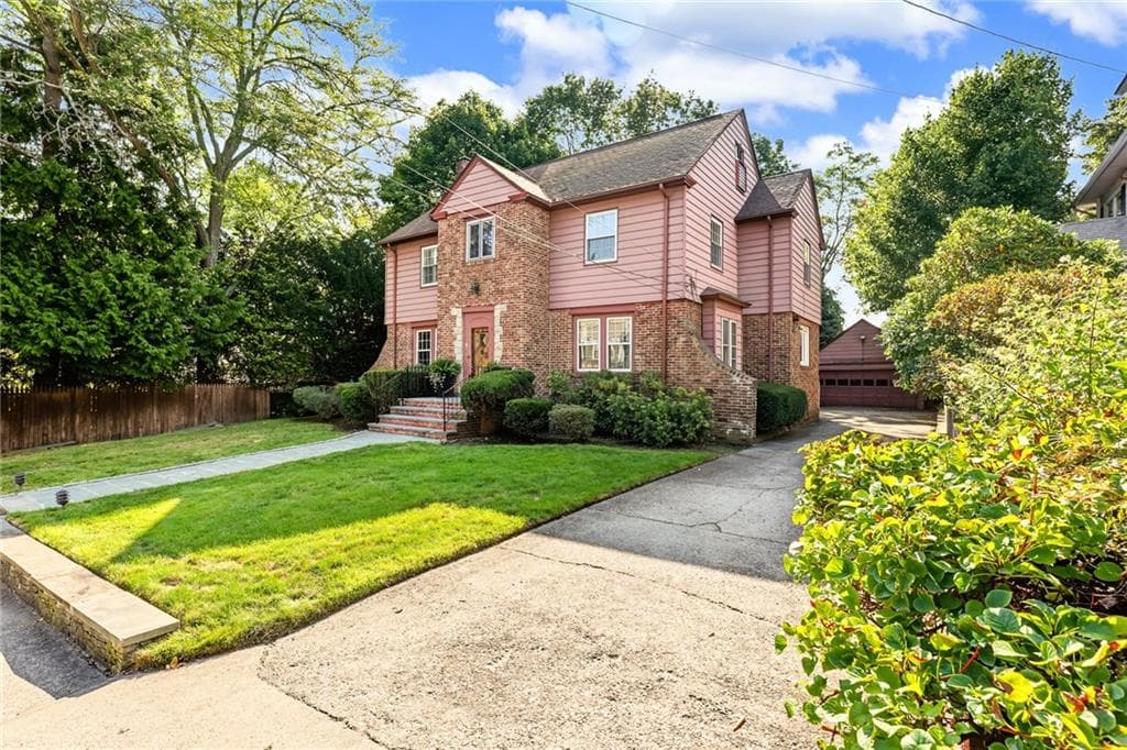49 Laurel Avenue - Photo 2