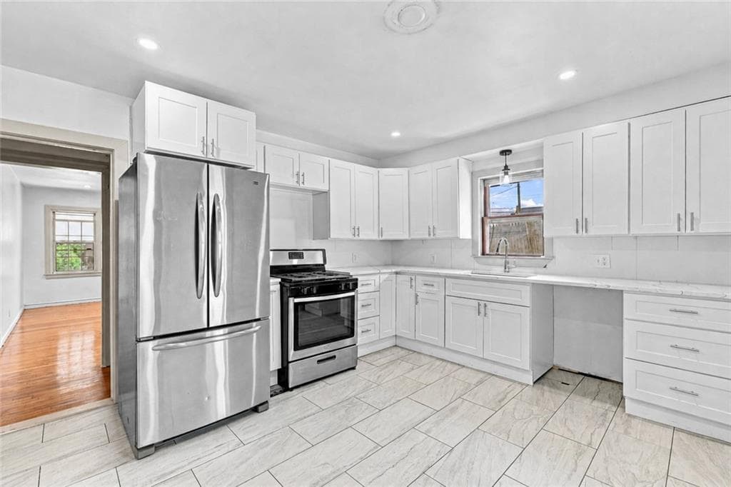 435 Auburn Street - Photo 2