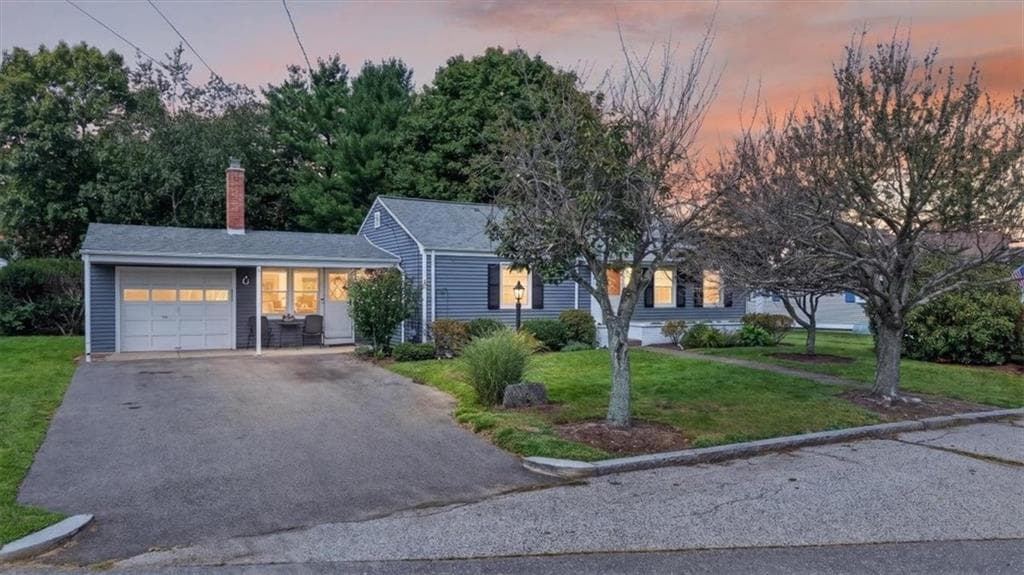 120 Weeden Avenue - Photo 2