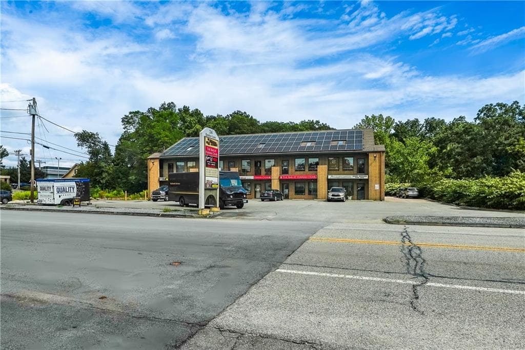 24 Quaker Lane - Photo 3