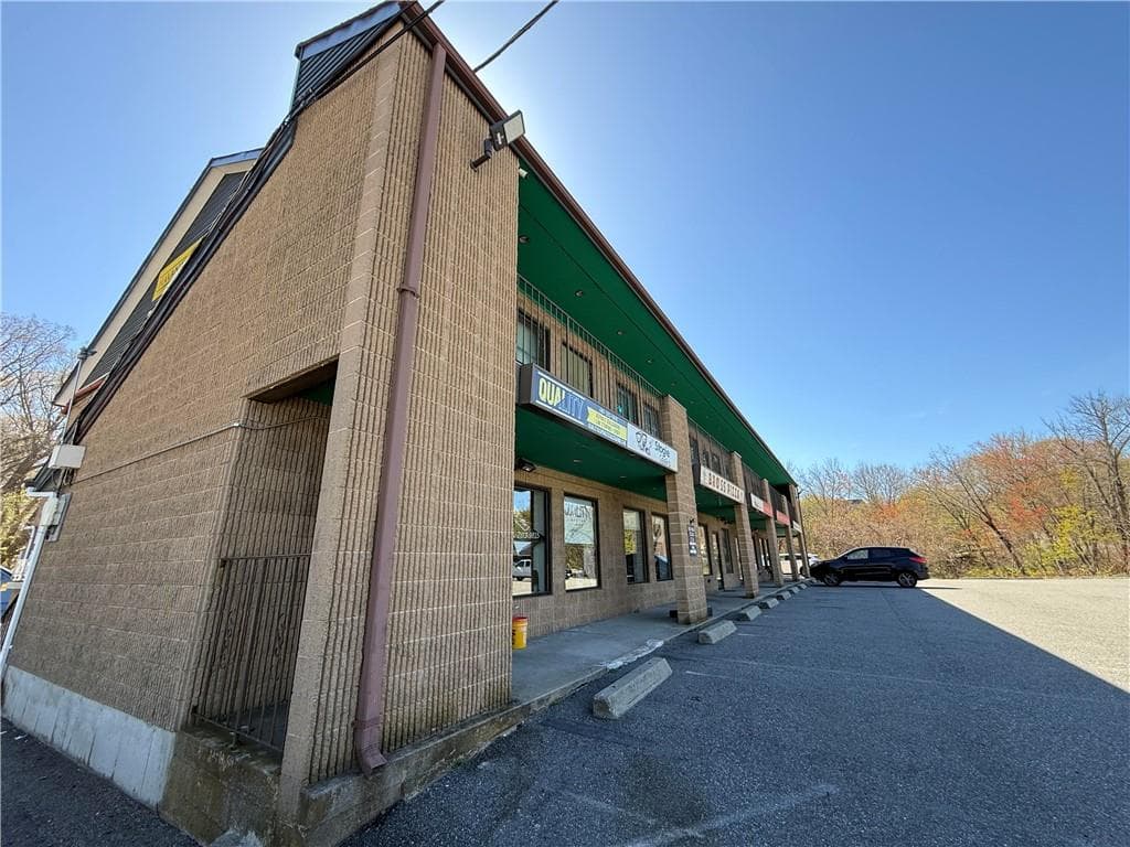 24 Quaker Lane - Photo 5