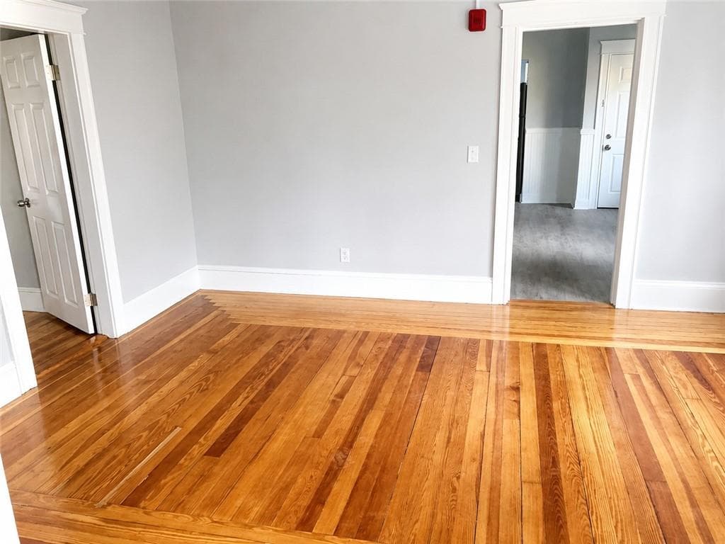 392 Carrington Avenue - Photo 2