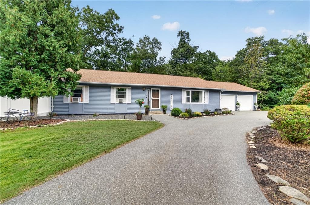 765 Putnam Pike - Photo 2