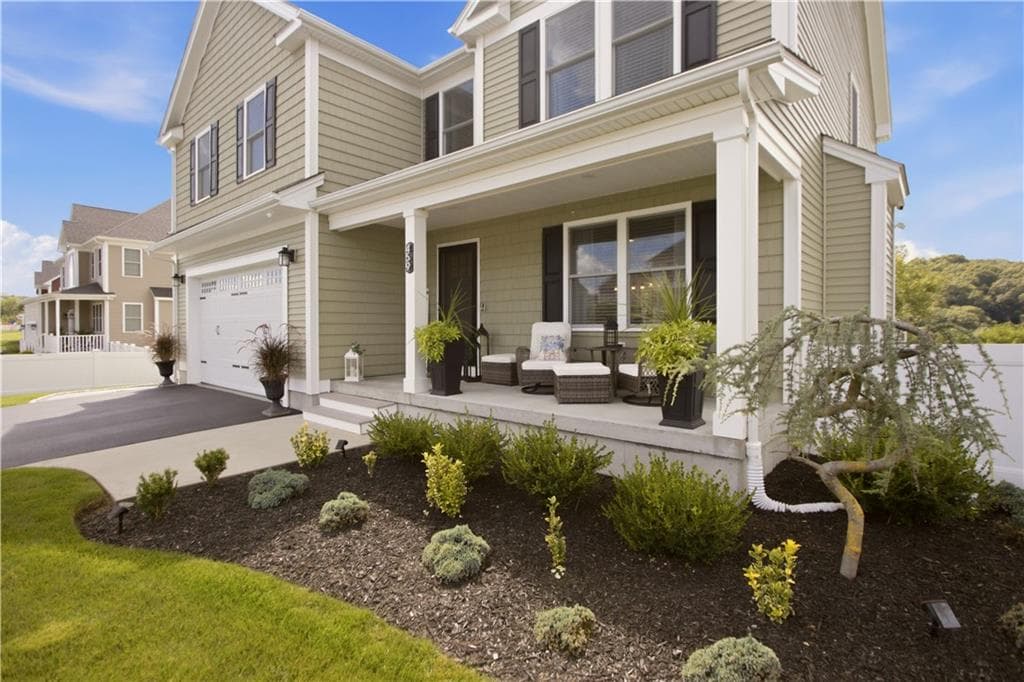 459 Louise Street - Photo 2