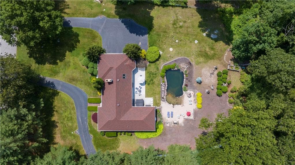 140 White Birch Circle - Photo 1