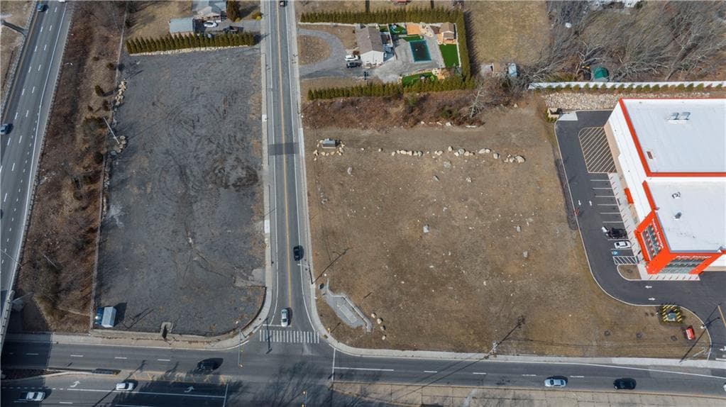 1827 Plainfield Pike - Photo 3