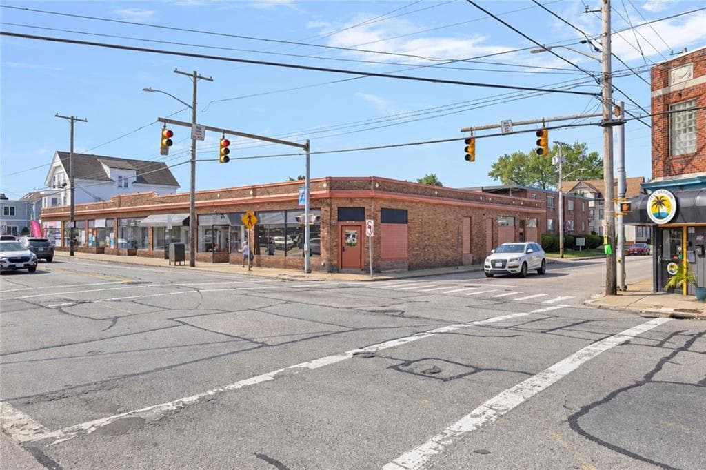 570 Smithfield Avenue #6 - Photo 2
