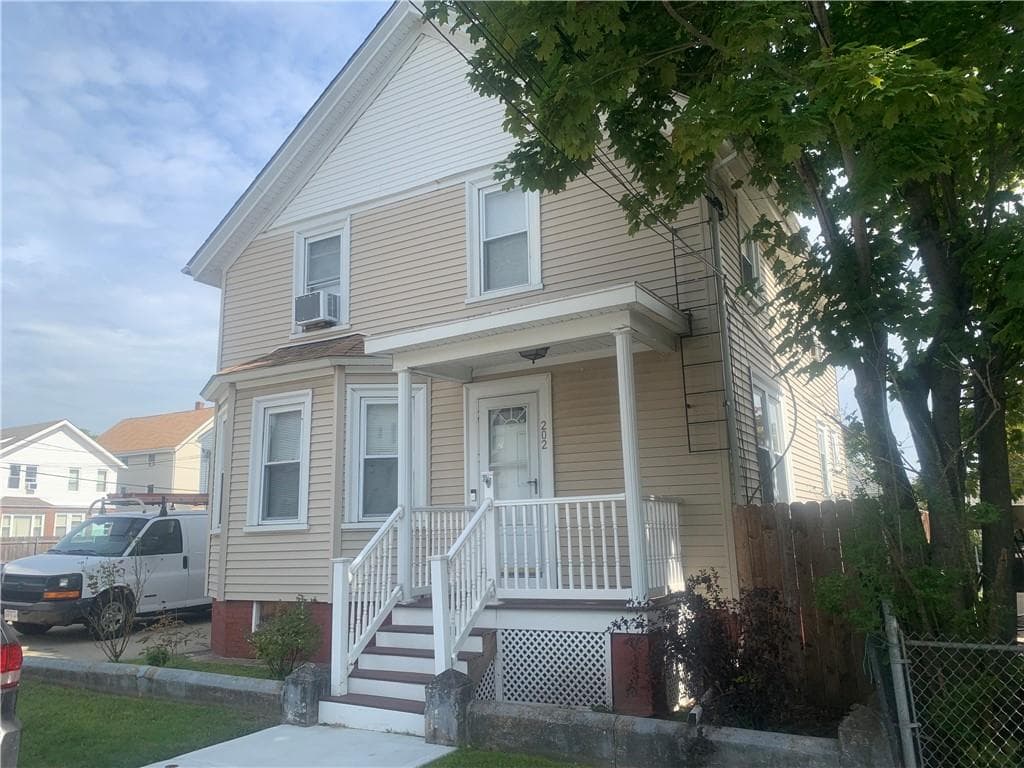 202 Brewster Street - Photo 2