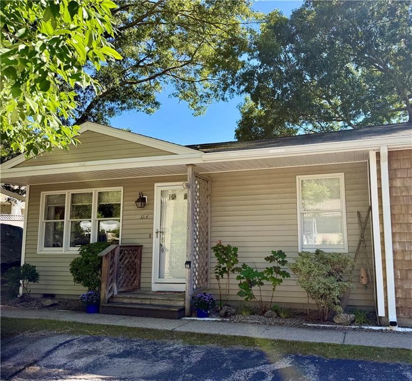 32 Castle Way #A - Photo 2