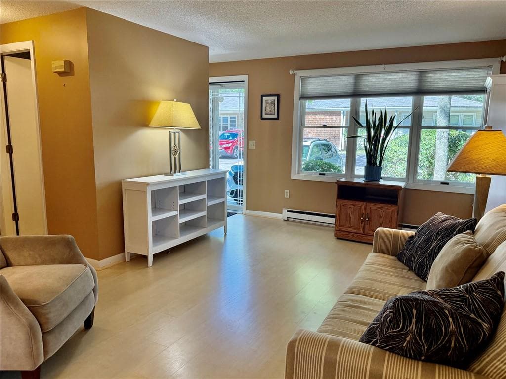 32 Castle Way #A - Photo 4