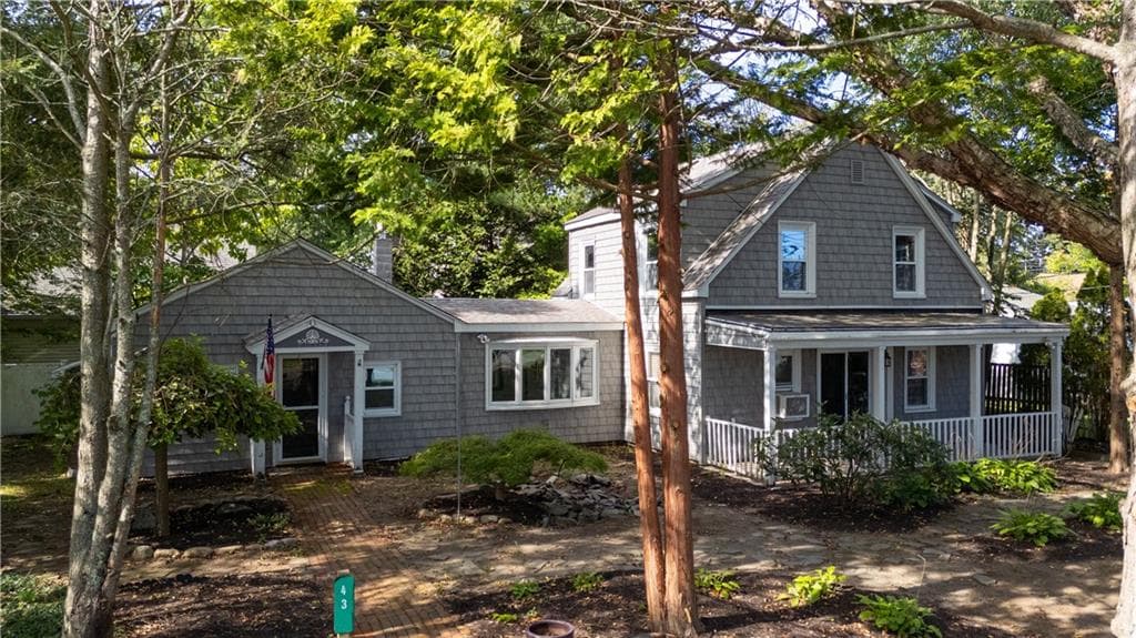 43 Shawomet Avenue