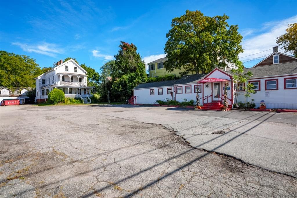 742 Hope Street - Photo 2
