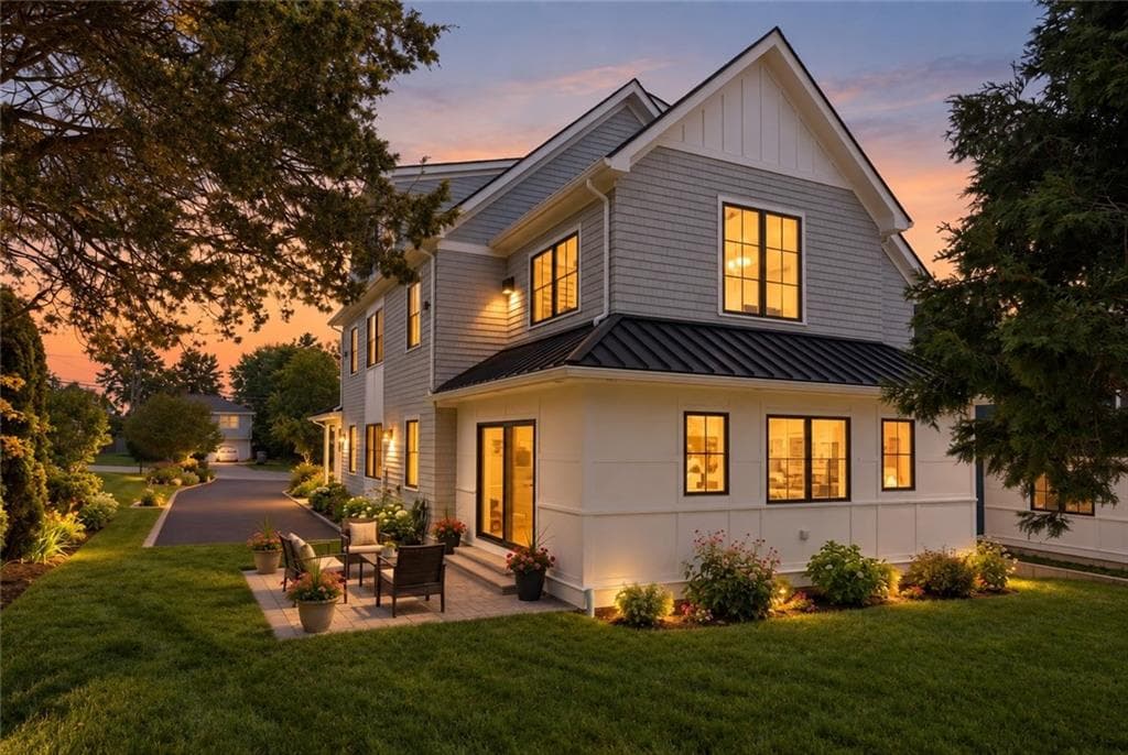 118 Newport Avenue - Photo 2