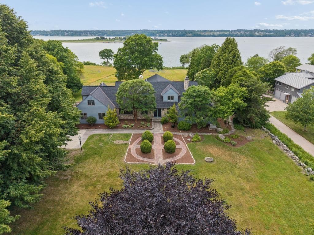 683 Neck Road - Photo 2