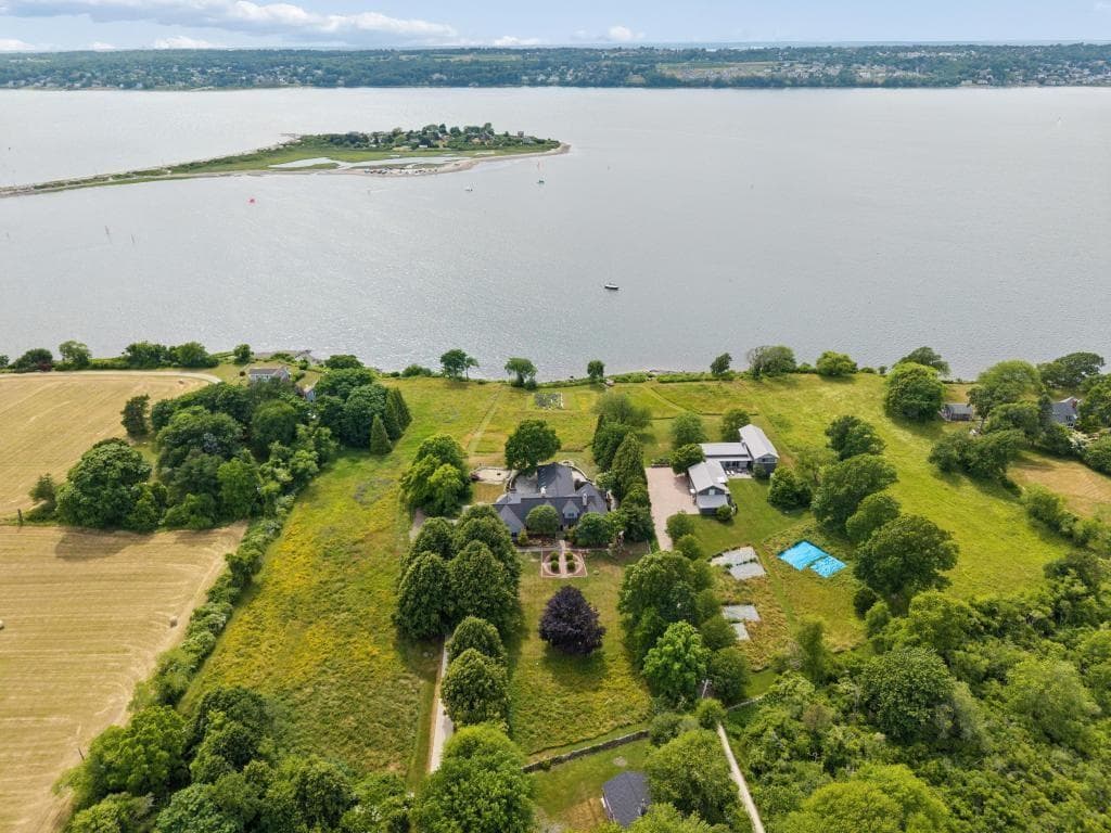 683 Neck Road - Photo 3